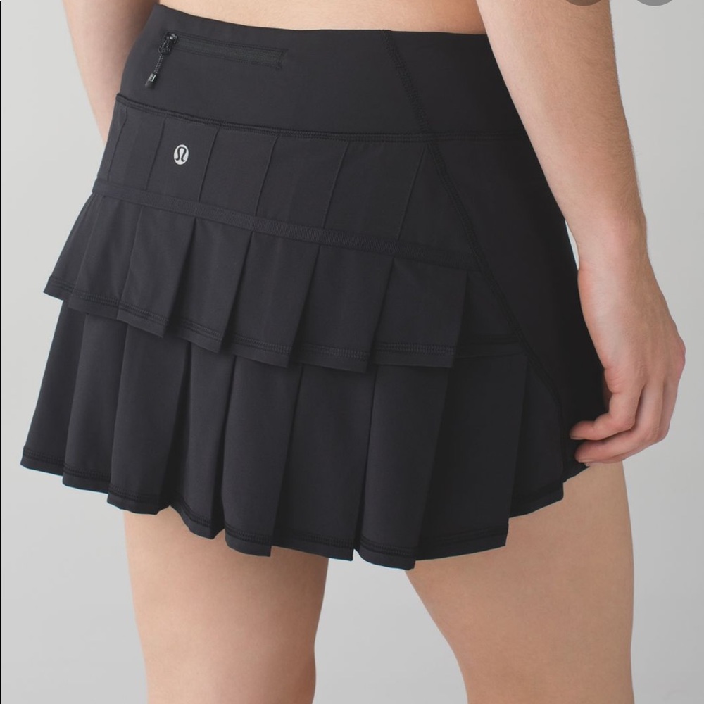 Black lululemon skirt